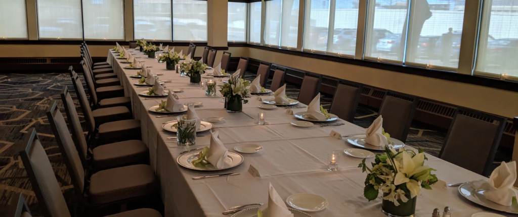 captains-table-in-summer-room - Anne Felstad